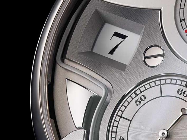 Close-up of the ZEITWERK MINUTE REPEATER from the front
